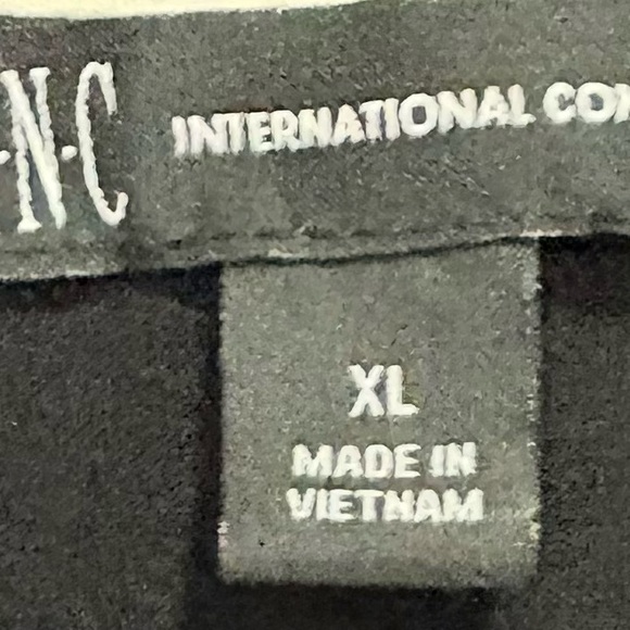 Elegant Black Cold Shoulder Top - Picture 7 of 7